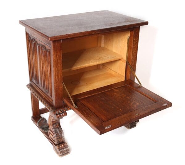 Antique Spanish carved walnut cabinet with lion motif - Image 3
