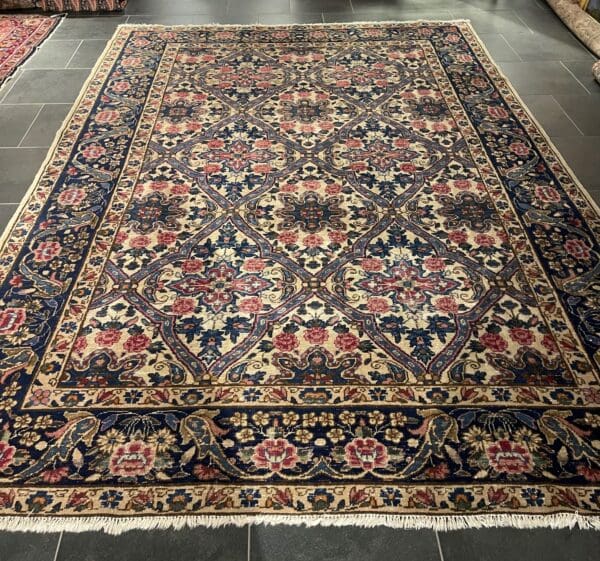 Old handmade Yazd Lattice Carpet 11'1 x 7'11 wide - Image 3
