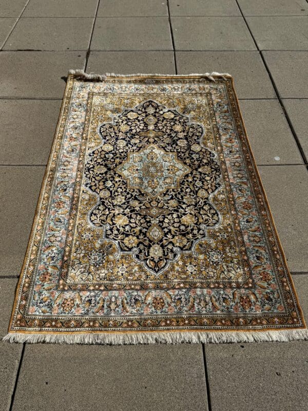 Handmade pure Silk finely knotted Qum 5'6 x 3'7